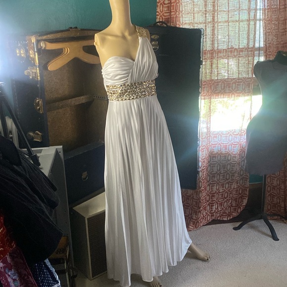 White and gold sequined formal gown-prom-Halloween-special event - Picture 1 of 4
